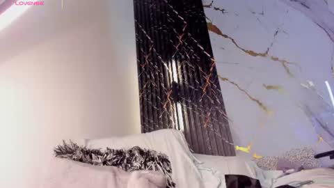 hot__genesis online show from August 5, 6:50 pm