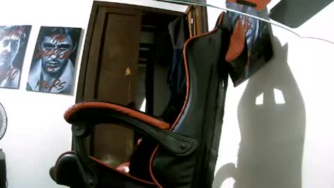 hot__mechanic online show from August 11, 3:47 pm