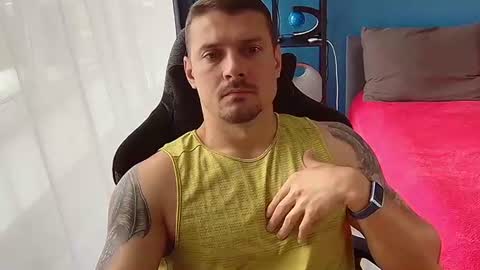 hot_cap_77 online show from August 13, 9:01 am