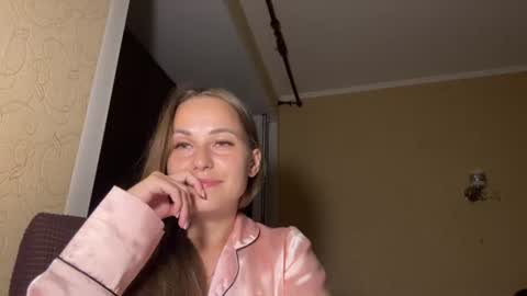 hot_chance_ online show from August 7, 5:24 pm