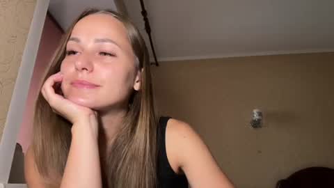 hot_chance_ online show from August 9, 11:00 am