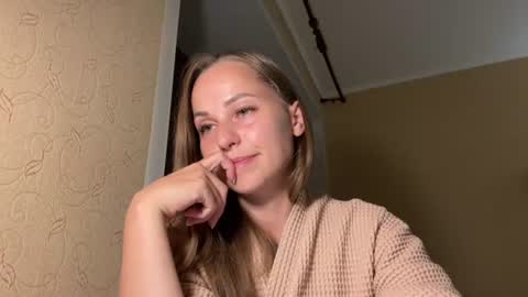hot_chance_ online show from August 10, 4:19 pm