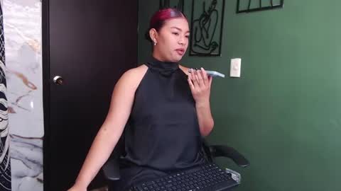 Chocolate Girl online show from July 5, 6:00 pm