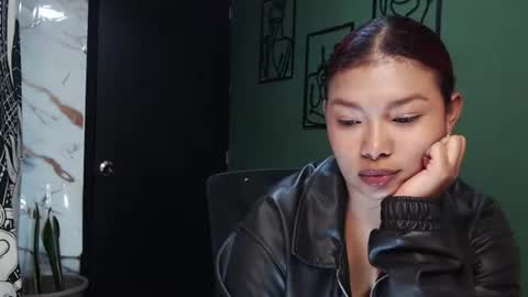 Chocolate Girl online show from July 30, 3:25 am