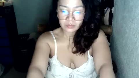 hot_emma1112 online show from July 30, 3:08 pm