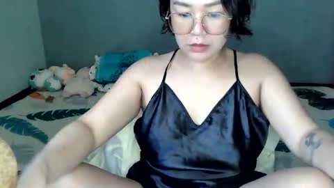 hot_emma1112 online show from August 4, 2:08 am