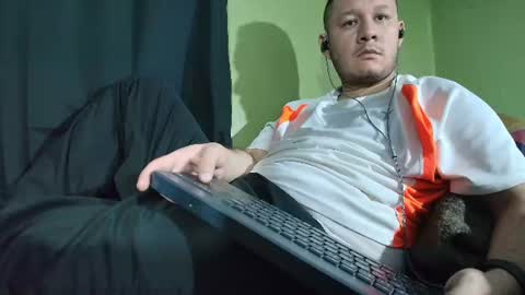 hot_guy36 online show from August 9, 1:39 am