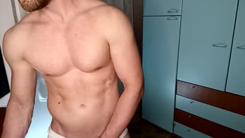 hot_italianboy online show from May 27, 10:23 pm