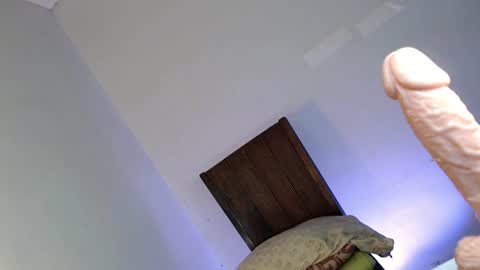 hot_little_angel18 online show from August 13, 5:16 pm