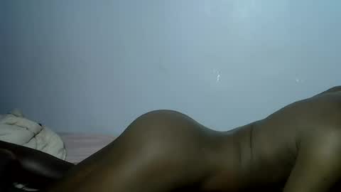 hot_me25 online show from July 14, 9:15 pm