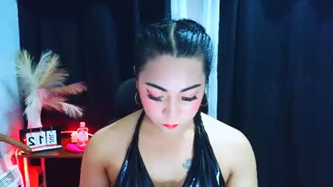 hot_xirene online show from July 12, 11:05 am