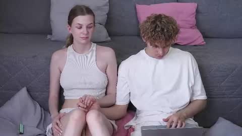 hotbabycouple_ online show from July 24, 8:50 am
