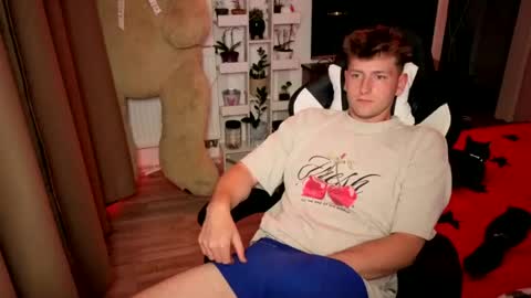 Hotboyshorny online show from August 14, 6:11 pm