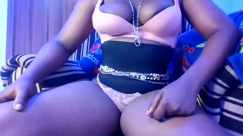Sophiasquirty online show from April 21, 12:38 am