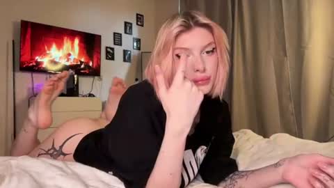 hotchubently online show from July 31, 8:42 am