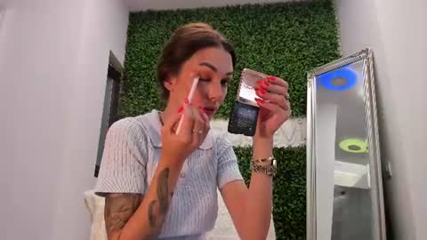 hotfallingdevil online show from July 11, 3:45 am