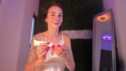 hotfallingdevil online show from July 17, 4:34 am