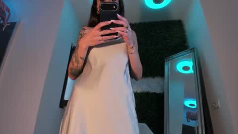 hotfallingdevil online show from August 13, 8:06 am
