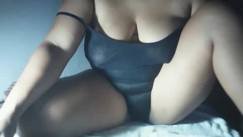 hotflowerclit online show from April 27, 12:45 pm