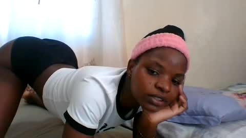 hotgal037 online show from July 14, 11:24 am