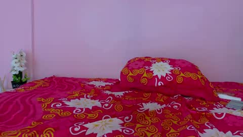 hotgiirl_77 online show from August 14, 5:05 pm