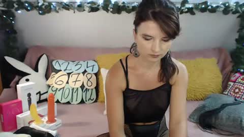 hotgirlkarina online show from August 16, 3:43 am