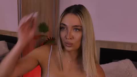 Maria online show from August 11, 5:15 pm