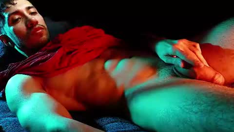 Hotlatinking online show from August 5, 10:52 pm