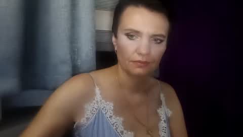hotmamaqueen234 online show from August 5, 10:08 pm
