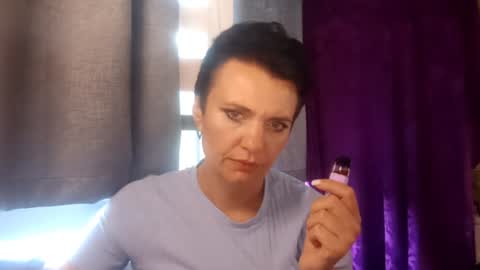 hotmamaqueen234 online show from August 7, 10:26 am