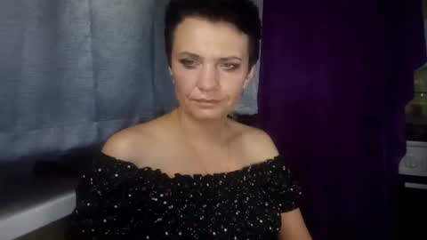 hotmamaqueen234 online show from August 11, 10:34 pm