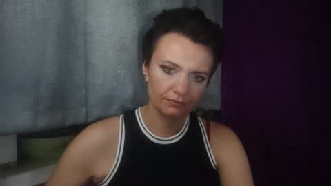 hotmamaqueen234 online show from August 13, 11:30 pm