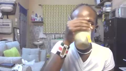 hotsassyqueen219667 online show from August 2, 8:27 pm