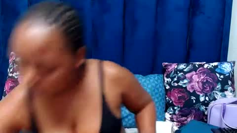 hotsmalltitsx online show from August 10, 6:31 pm