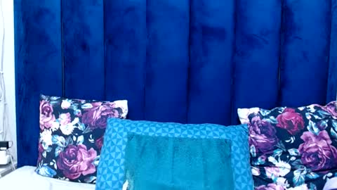 hotsmalltitsx online show from August 13, 7:17 pm