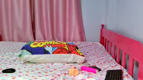 Lorah online show from August 9, 5:03 pm