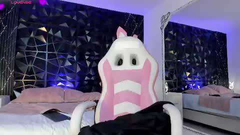 Veronica  online show from August 1, 9:43 pm