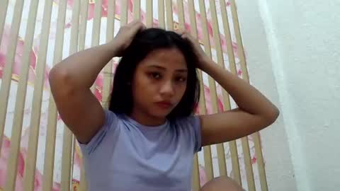 hottiest_asian online show from August 11, 8:27 am