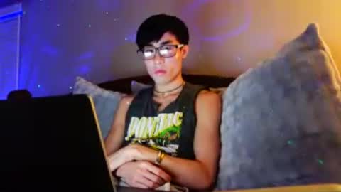 hottiewithabody101 online show from August 12, 9:17 pm