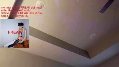 hottiewithabody101 online show from August 15, 1:42 am