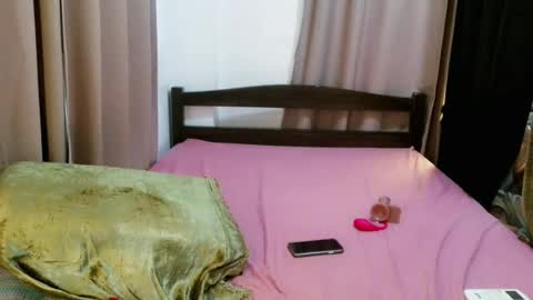 hotty_charlottex69 online show from August 7, 10:54 pm