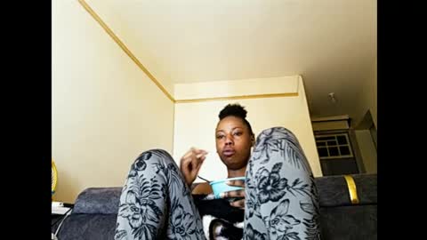 hotty_hotty100 online show from August 28, 12:03 pm