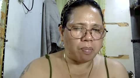 hottycrissy4u online show from September 3, 4:04 am