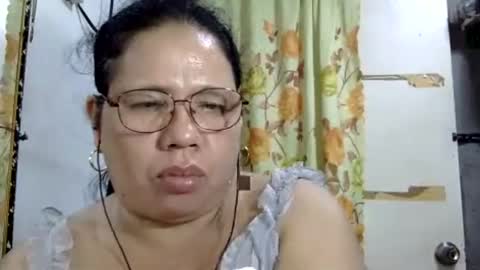 hottycrissy4u online show from September 5, 5:34 am