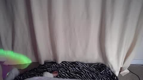 hotwetfreak online show from July 7, 3:10 am