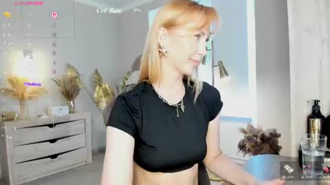 Susan online show from July 11, 12:00 pm