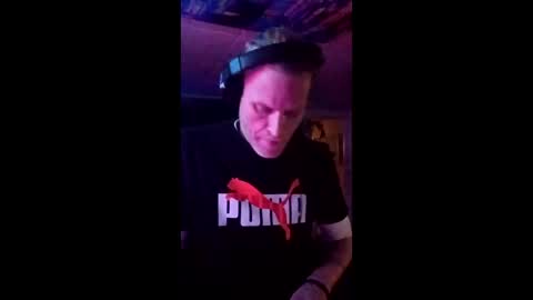 SeanPatrick online show from April 26, 5:36 am
