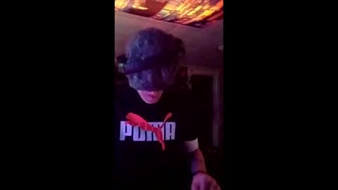 SeanPatrick online show from April 26, 6:42 am