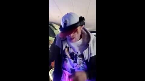 SeanPatrick online show from May 13, 1:33 pm