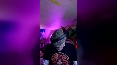 SeanPatrick online show from June 25, 9:56 am